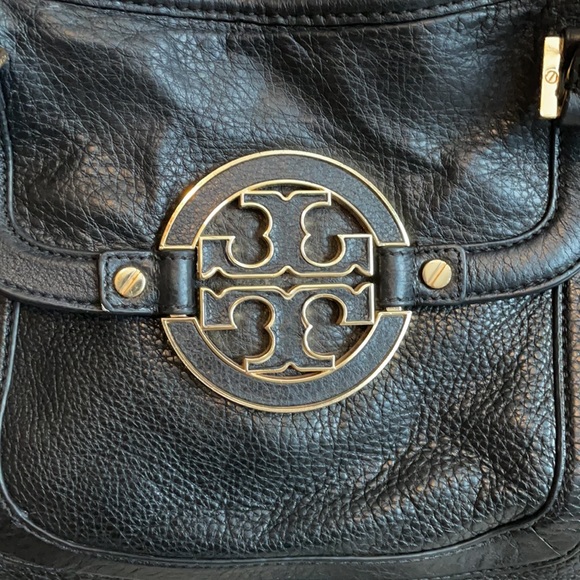 EXCELLENT CONDITION TORY BURCH BLACK PEBBLE LEATHER AMANDA HANDBAG AND CROSSBODY - Picture 4 of 8